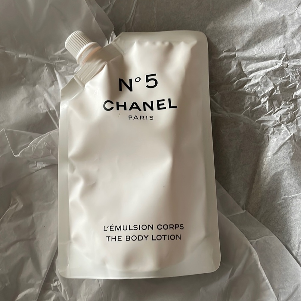 CHANEL N5 The body lotion - Factory 5 Collection - Limited Edition